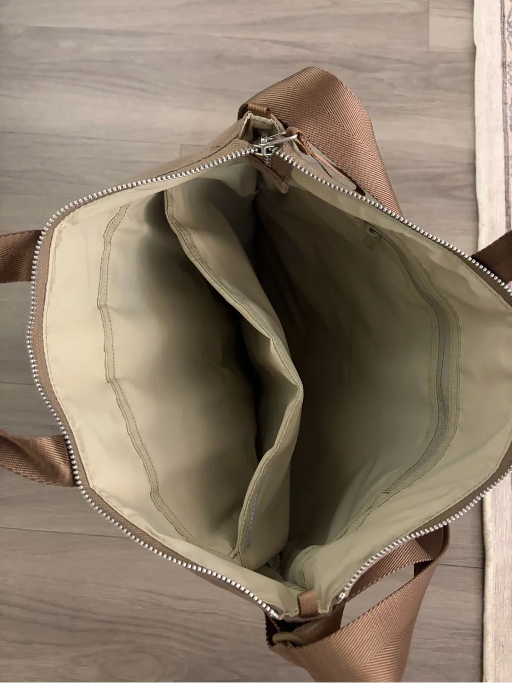 Everlane Shoulder Bag in Taupe  Super spacious  Brand new
